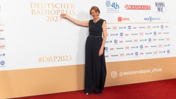"First Lady" Elke Büdenbender auf dem roten Teppich. © Deutscher Radiopreis / Benjamin Hüllenkremer Foto: Benjamin Hüllenkremer